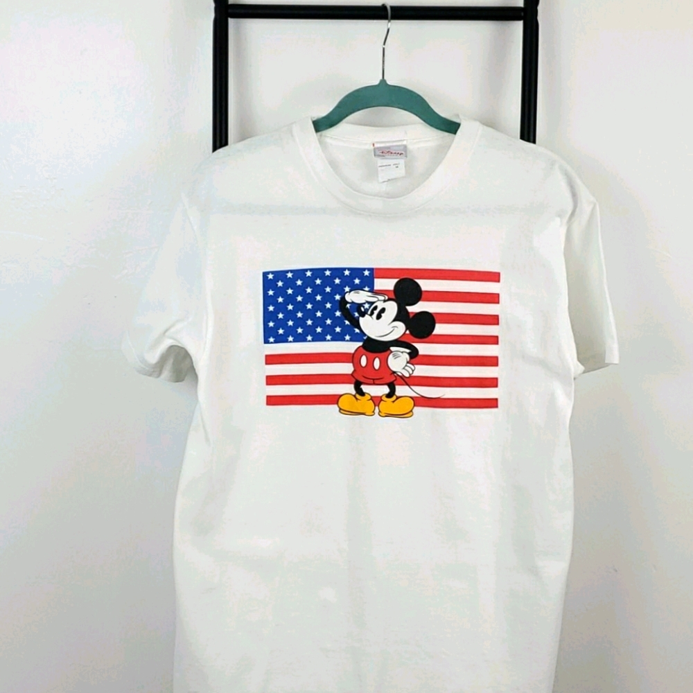 Disney Store Preshrink graphic t-shirt top cotton adult women size M